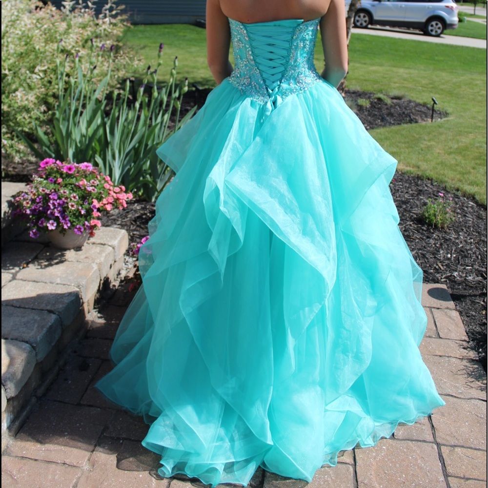 Prom dress - Picture 4 of 4